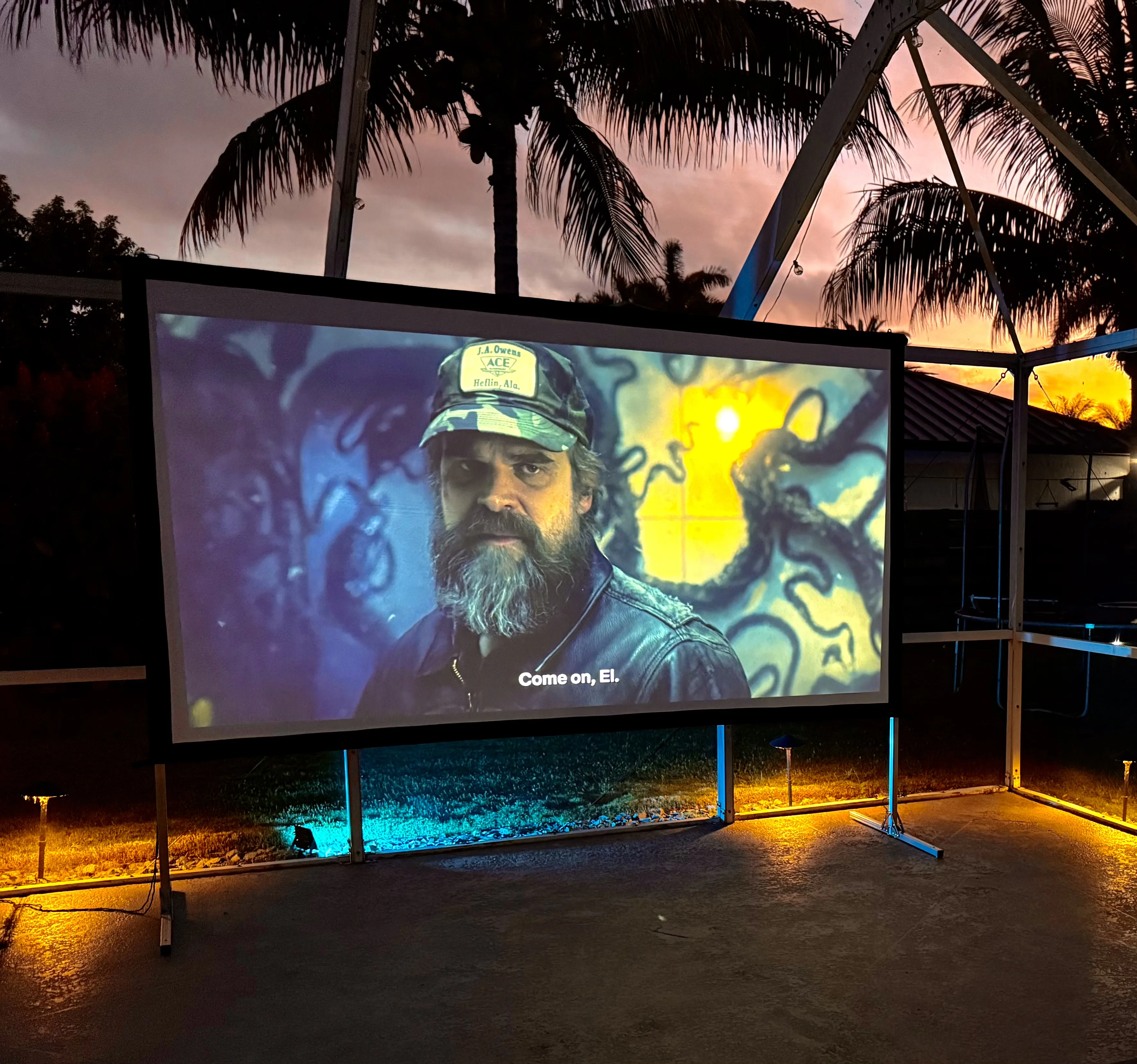 Outdoor movie screen rental Miami